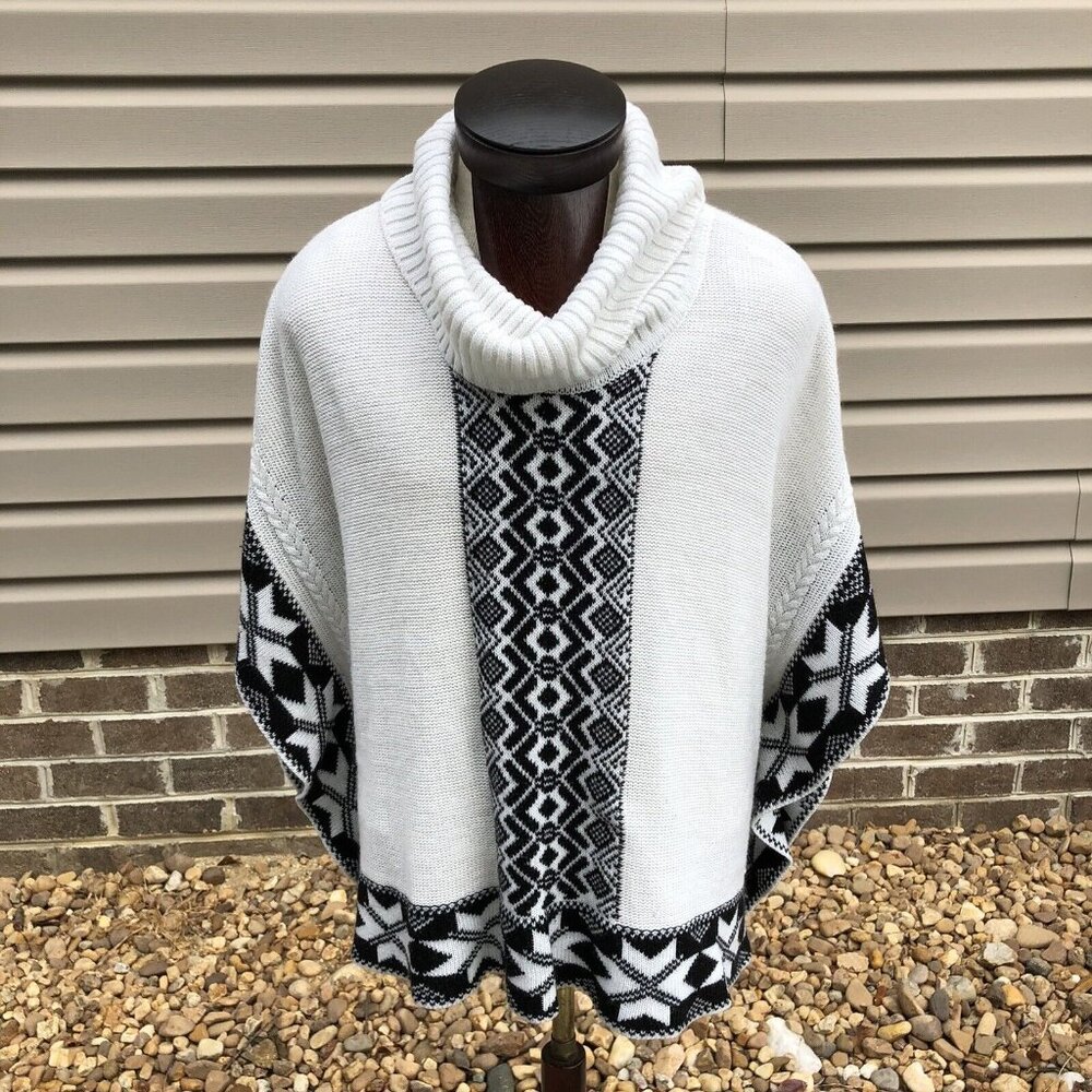 Black Rivet Women's Poncho / Cape Black & White Snowflake Size S/M - Sparkles